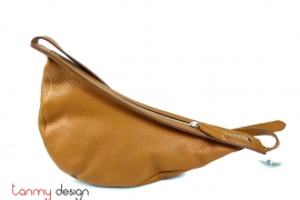 Brown halfmoon leather bag 